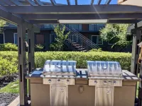 Work Here • Remodeled Kitchen • Fast WiFi • King Bed • Walk Downtown • Parking