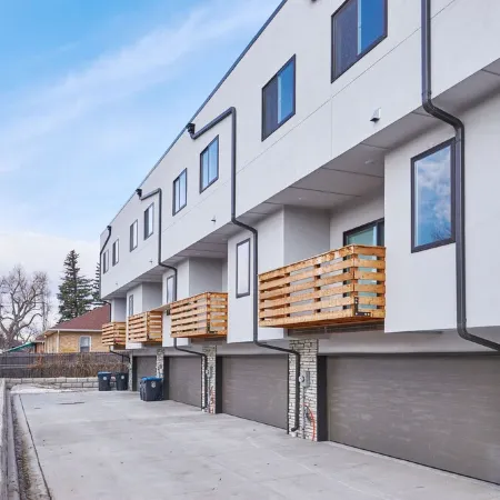 Upscale Downtown Townhome!