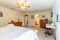 Sugar Pine Cabin 2BD 2BTH - Jacuzzi - KING Beds