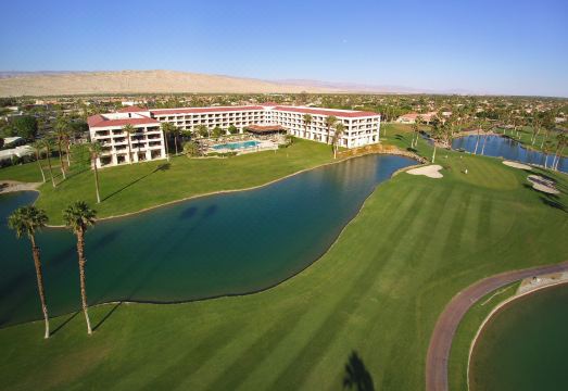 호텔 내부 로비