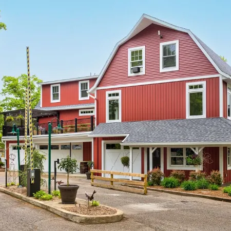 Welcome to “The Barn” — A One-of-a-Kind Lakeshore Retreat"Sleeps 18"