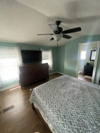 Cozy lakeside house with views of both the mountains and lake