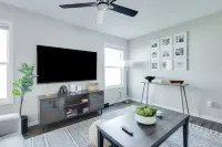 Modern, Spacious Whole Unit Traveler's Home!