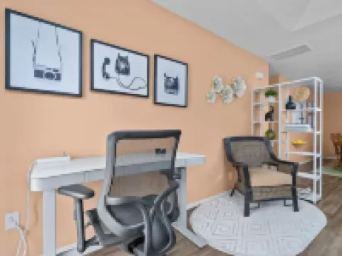 Solar Half-Plex with Chic Style in Country Glen