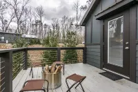 Heavensent Tiny Home @ The Retreat at Water's Edge - Lake Views! Hotels in Tracy City