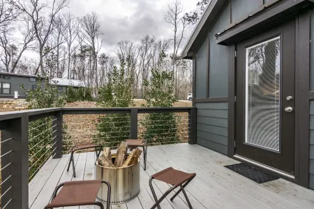 Heavensent Tiny Home @ The Retreat at Water's Edge - Lake Views!