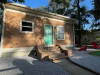 Peachy Beach House - Hot Tub, Putting Greens, Arcade, Yard Games, Close to Beach