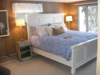FAMILY FRIENDLY COTTAGE SLEEPS 12 !!! BEAUTIFULLY UPDATED