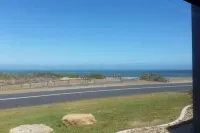 Gillian's on the Beachfront Port MacDonnell, the Best View in Town. Hotels in Port Macdonnell