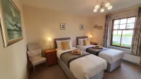 2 bedroom garden apartment, Crail, Roseford Apartment with private parking