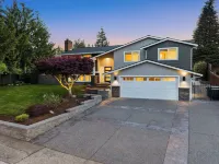 Luxury 8 beds Villa with Private Heated Pool & Resort Amenities Hotels in Edmonds