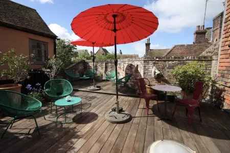 The Brontë Wing at The Apothecary Rye Отели в г. Rye