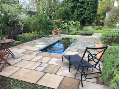 Converted Granary in SE Kent UK 유로터널 터미널 빌딩 주변 호텔