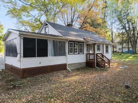 Family Friendly  Lakefront -  Dock & Game Room Perfect for Relaxation and Fun
