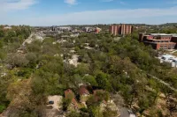 Stylish Retreat+Free Scooter - Next to Greenway!