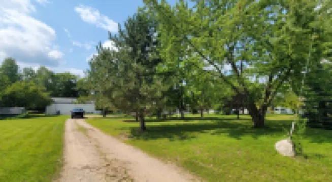 cozy vacation home with fantastic Lake access!