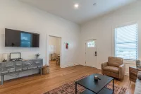 Fully-restored 1850s German Home in Downtown New Braunfels - A