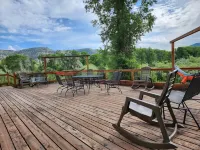Spacious Riverside Four Bedroom Retreat