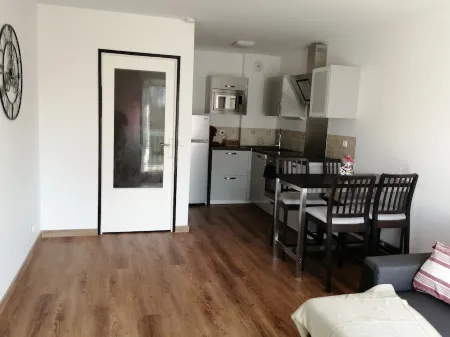 Completely renovated apartment Отели в г. Даммари-Ле-Лис