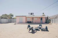 Pink, Architect-Appointed House! 3 min from JTNP.