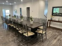 PRIVATE POOL AND HOT TUB!  In Town spacious 8 Bedroom and 8.5 Bathroom home. - บังกะโล
