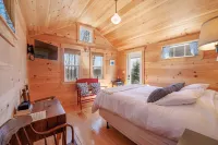 Mid-Coast Maine cabin less than an hour from Acadia NP! New Sauna! Cabin #3 Pine - 小木屋