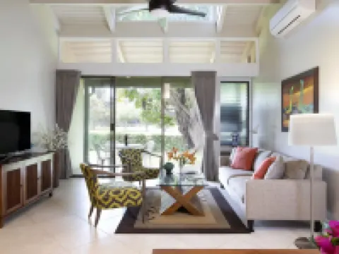 Modern, Designer Owned 2BD+2BA w/ Loft @ Turtle Bay, AC in every room Hotels in Kahuku