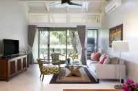 Modern, Designer Owned 2BD+2BA w/ Loft @ Turtle Bay, AC in every room