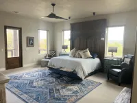 Private Hilltop Hideaway w/ resort pool & Outdoor Living Hotels near Doeskin Ranch