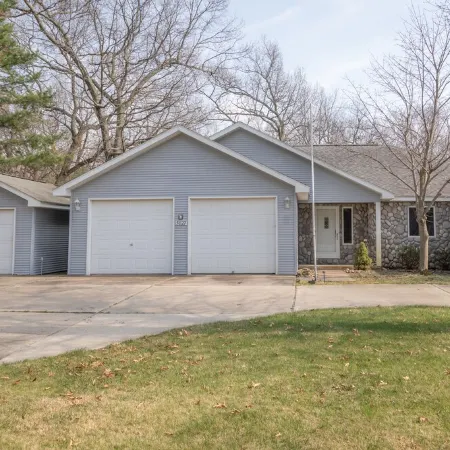 Spacious Custom Caseville home Steps 2 Beach/Woods