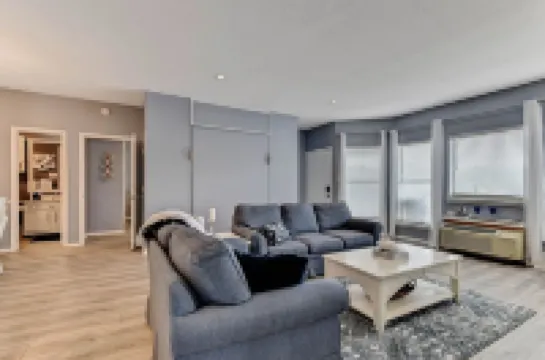 Dejablue Condo w/ pool on lake Texoma-Sleeps 8