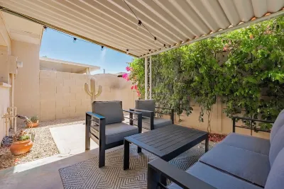 Old Town - Pool - Misters - FREE Rosé - Sleeps 8