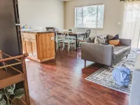 Heart of Philomath comfortable modern house 10 minutes to OSU Hotels in Philomath