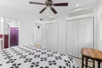 Fall in Love!  Spotless & Relaxing Pool Home Mins from Anna Maria! Pet Friendly!