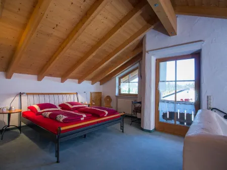 F comfort apartment in maisonette style, fantastic view, prime location Отели рядом со станцией Дым