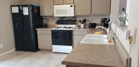 Beautiful home with private outdoor swimming pool Отели в г. Марикопа