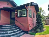 Cozy apartment in wonderful Bend with WiFi, AC