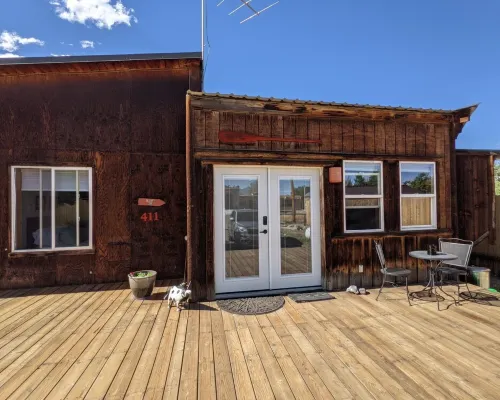 Calamity Jane's Hideaway 1-Bedroom, 1-Bath, Huge Deck, Close to Main Street Hotels in Custer County