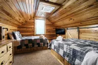 Cliffside Family Retreat w/ View Hotels in Wolfe County