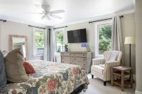 Enjoy Newport, stunning beaches, hot-tub, & relax at the lovely Coastal Hideaway Hotels near Third Beach