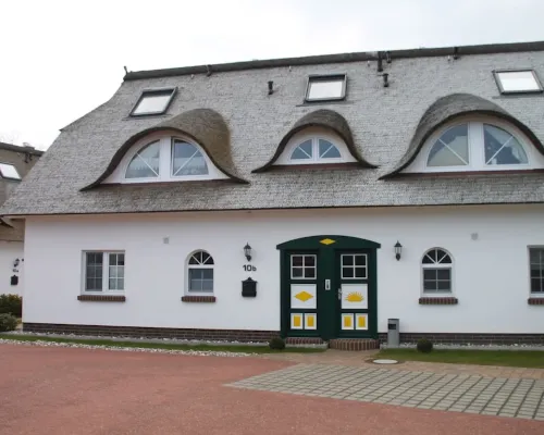 Exclusive apartment with garden and fireplace near the beach Hotels in Zingst