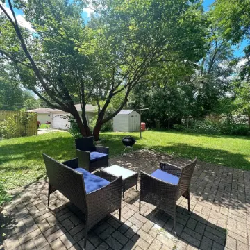 Beautiful and updated place to stay in a quiet neighborhood of Munster Indiana.