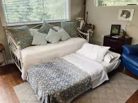 Private Loft at a Working Show Barn ~ Pets Welcome!