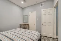 Lovely Midtown 1BD Apartment – Parking + Fast WiFi