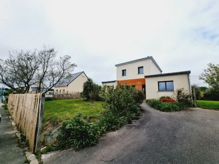 Maison Moderne à 5 Minutes des Plages Отели в г. Финистер