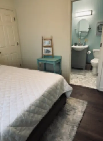 Cozy Coastal Cottage at Bethany will be your yearly tradition!