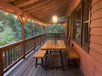 Red Stone Retreat-10 Min to Asheville, Game Room, Firepit, Quiet and Secluded