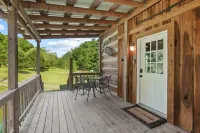 Private, Unique Log Cabin with Hot Tub, 3 Br,2 Bath. Sleeps 6.