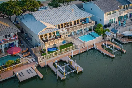 A Reel Paradise - Everyone`s Favorite Getaway!