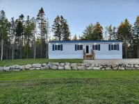 Modern private home central location to beautiful coastal views